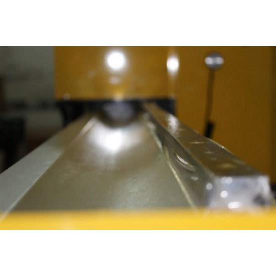 Máquina Fresadora Router CNC Ruijie ZM1325 1,3x2,5m – Spindle 2.2KW 3CV Máquina Fresadora Router CNC Ruijie ZM1325 1,3x2,5m – Spindle 2.2KW 3CV